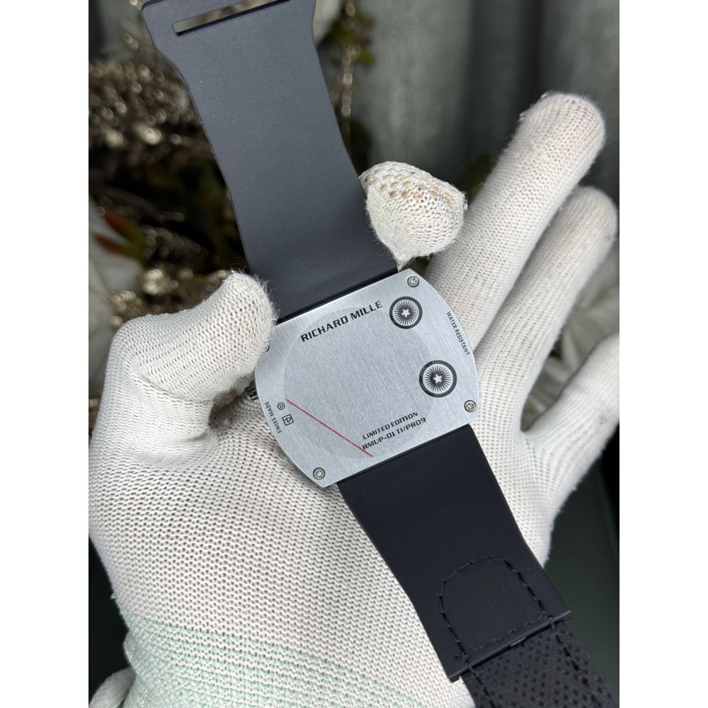 Richard Mill e Ferrar i All Black Premium Watch