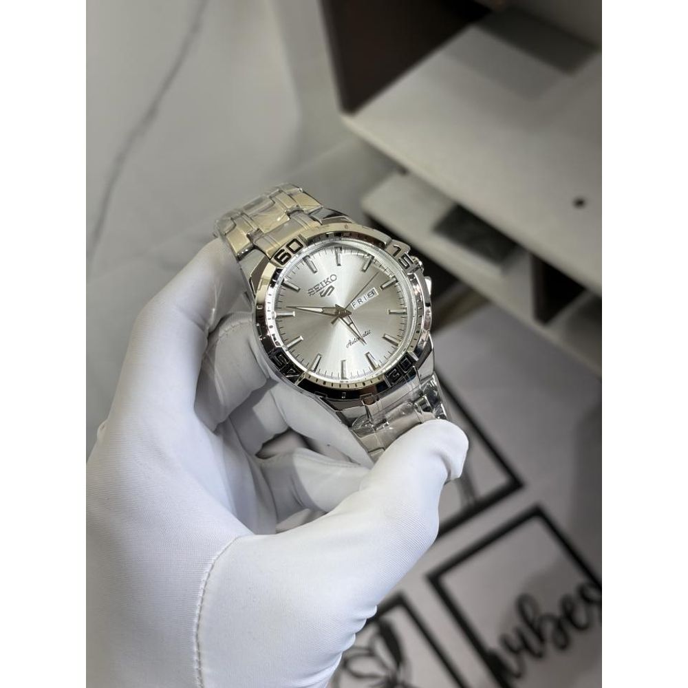 SEIKO 5 DAY DATE SWISS MOVEMENT 1189