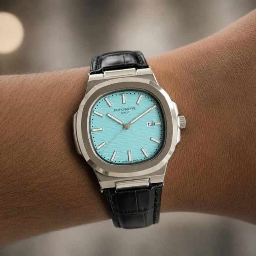 Patek Philipp Nautilus Quartz Leather