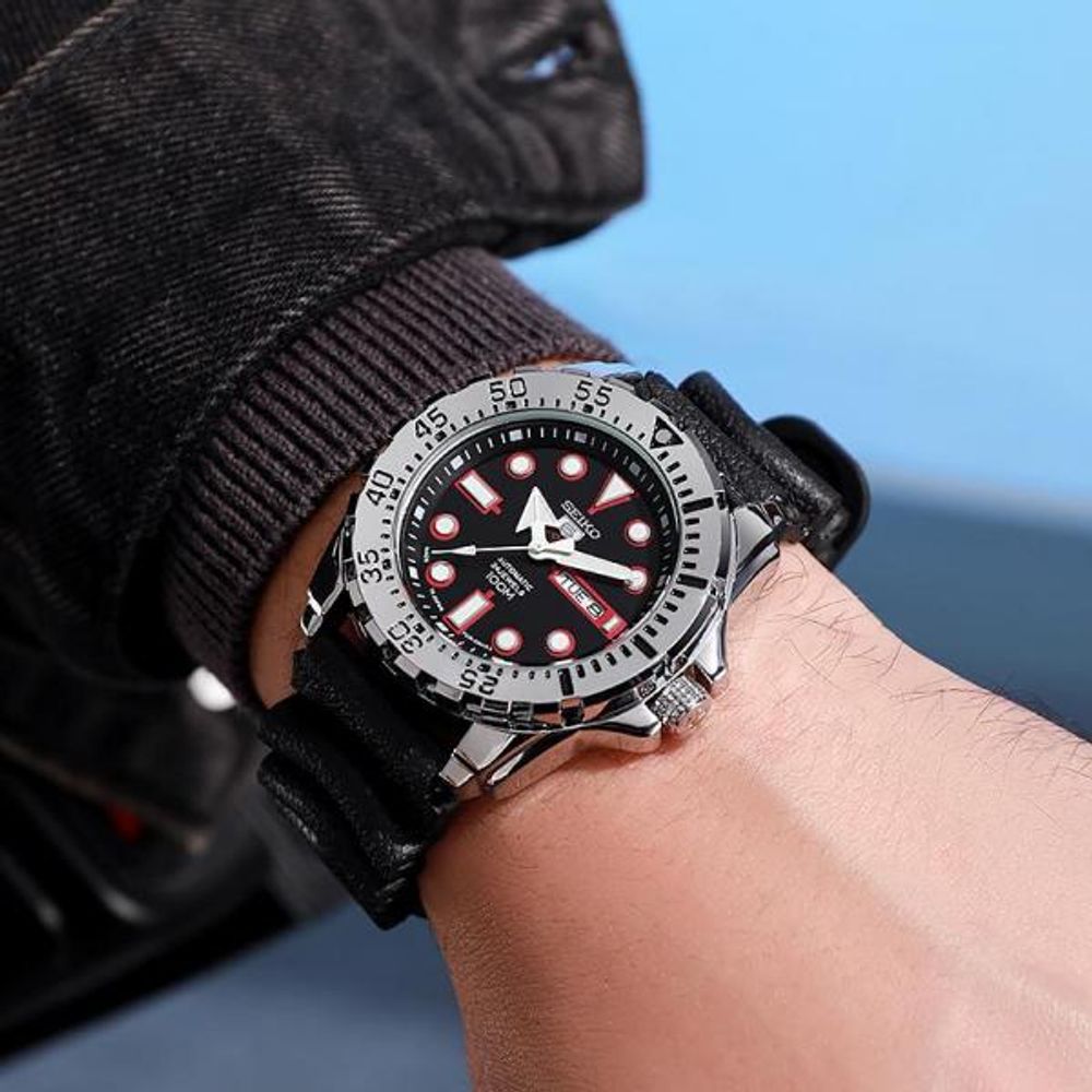 Seiko Diver Sports 5 Quartz