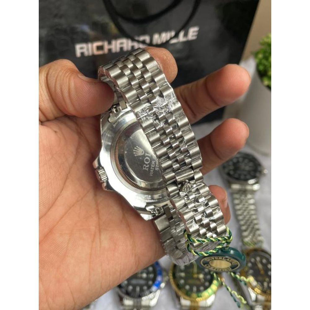 ROLLEX GMT MASTER 2 SILVER PEPSI BLACK DIAL AT462