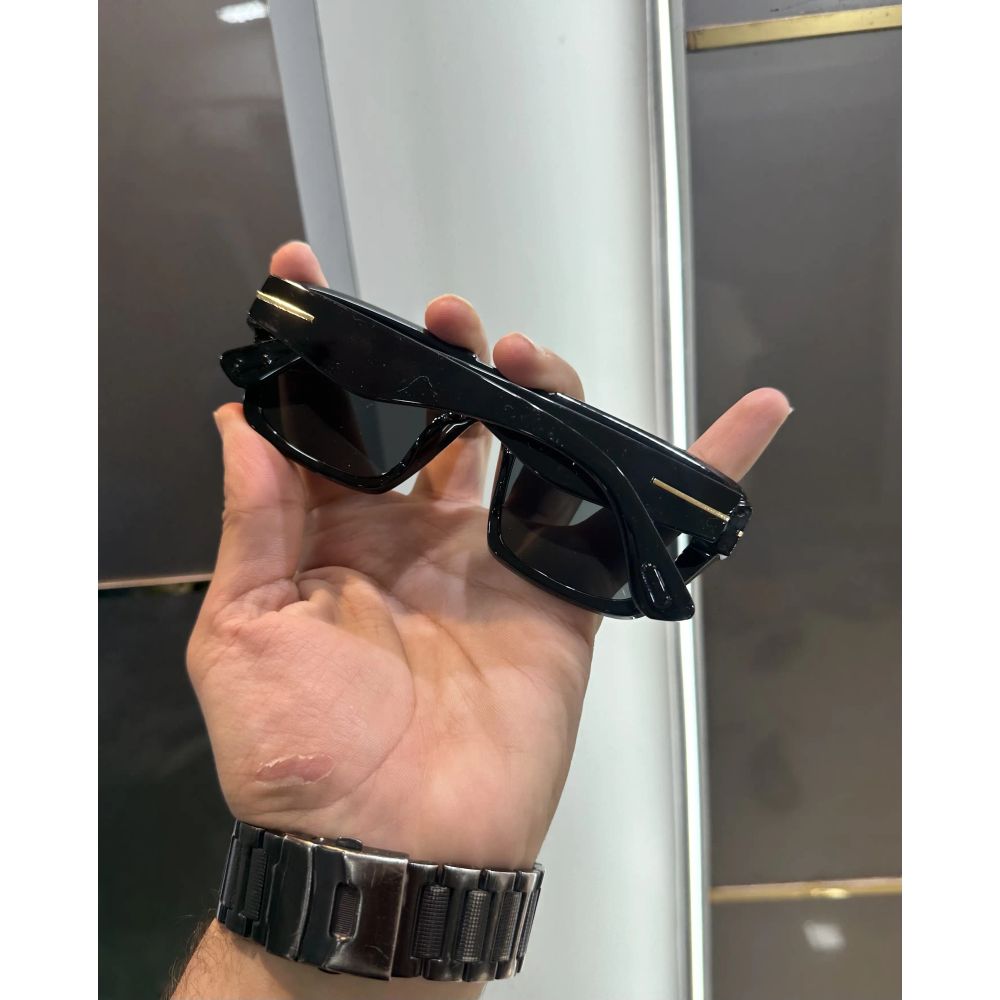 Tomford All Black Premium Shades 185