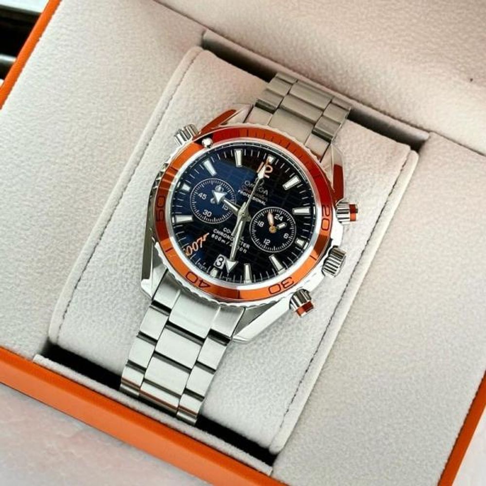 OMEGG_A Seamaster Planet Ocean 600M Co-Axial Chronograph 007 silver Black orange.