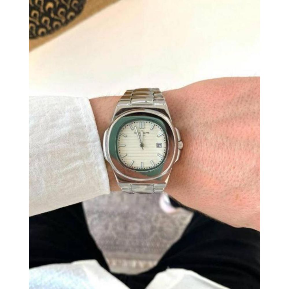 Patek Philipp Nautilus Quartz (Silver White)