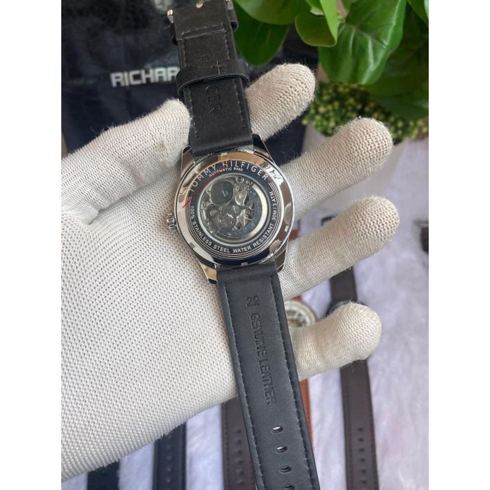 Tommyy  Hilfiger Automatic Leather Belt Black Silver Black AT143