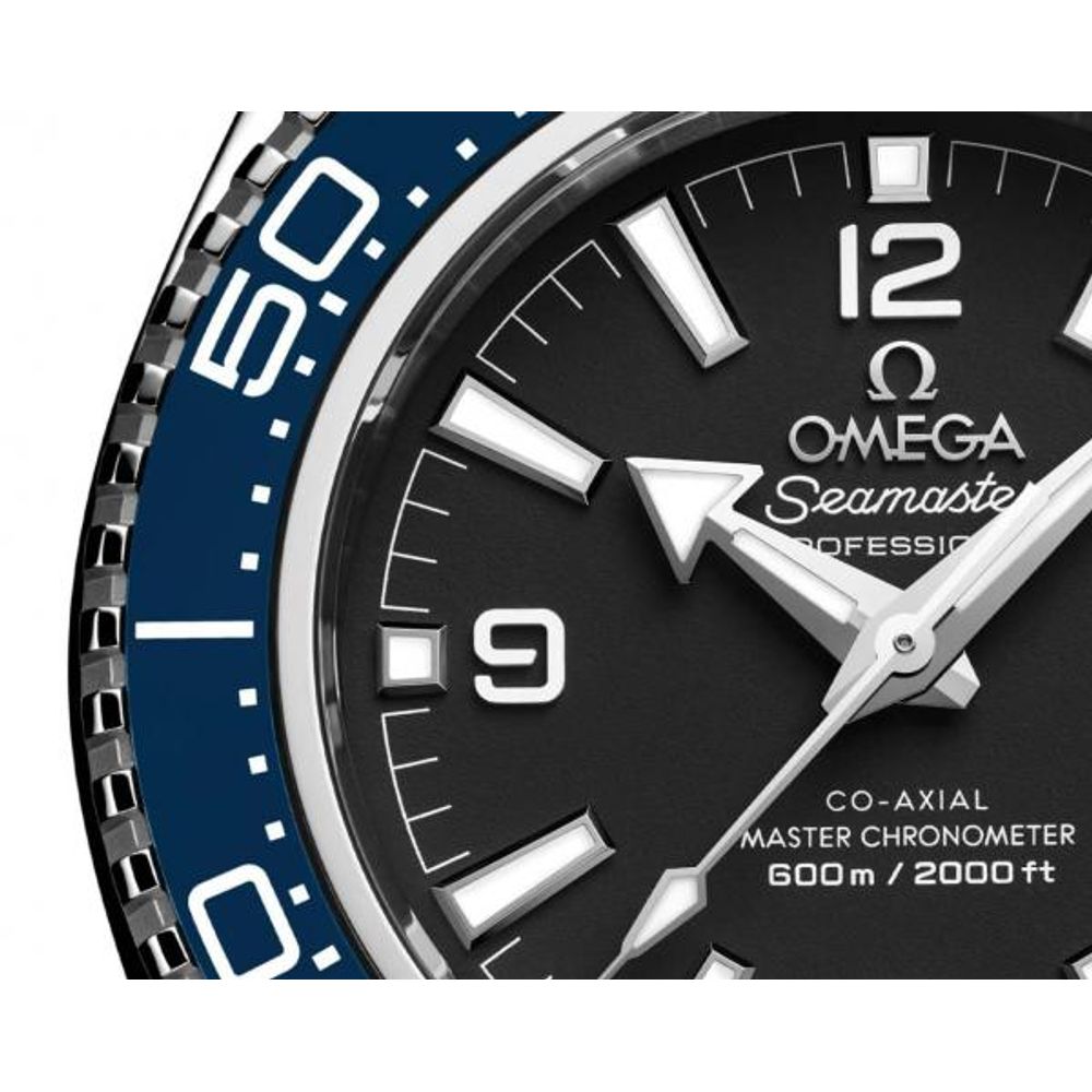Omegg_a Seamaster Planet Ocean 600M Co-Axial Master Chronometer black blue