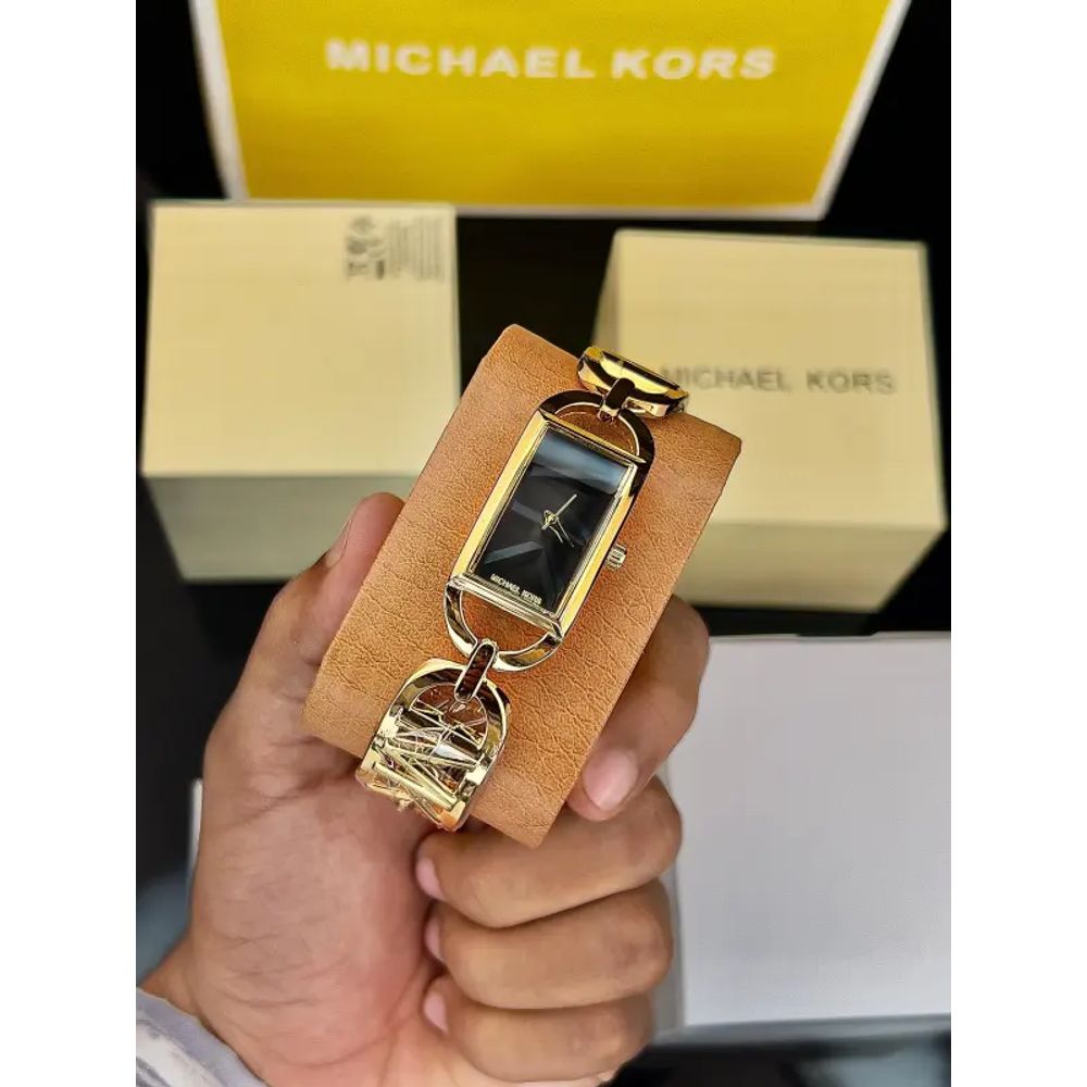 MICHEAL KORS WATCH M-581