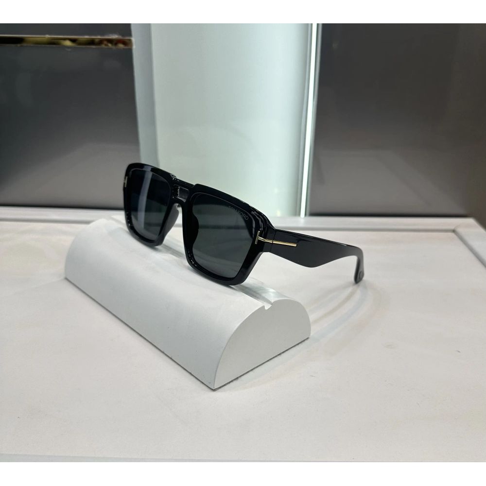 Tomford All Black Premium Shades 185