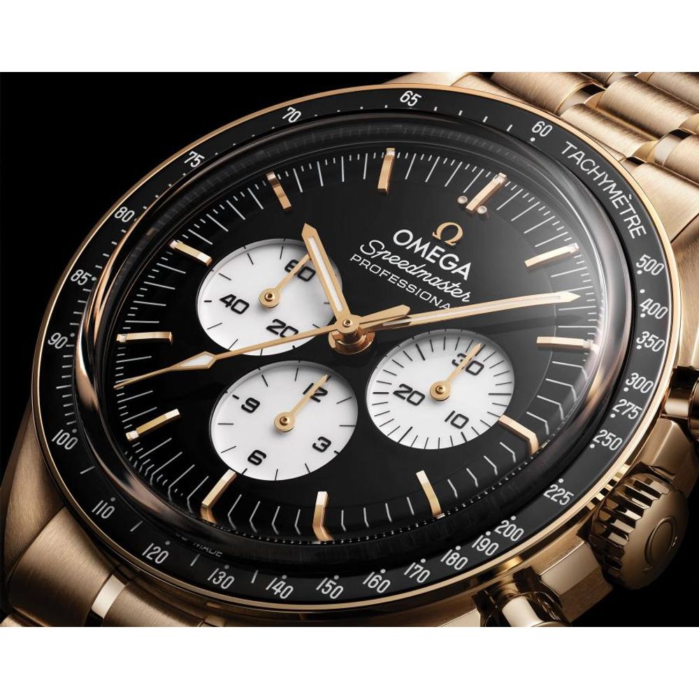 Omegha Speedmaster Moonwatch Professional Co-Axial Master Chronometer Chronograph gold black