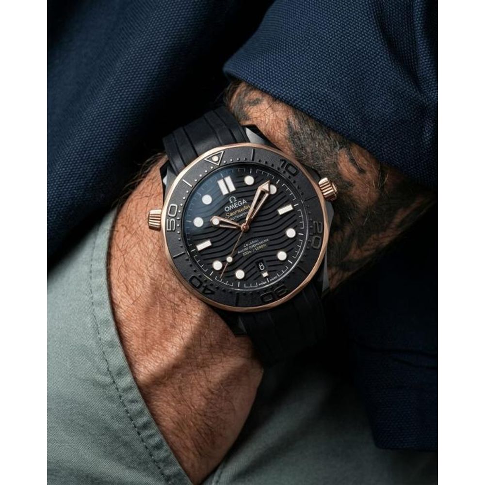 Omegg_a Seamaster Diver 300M Automatic full black