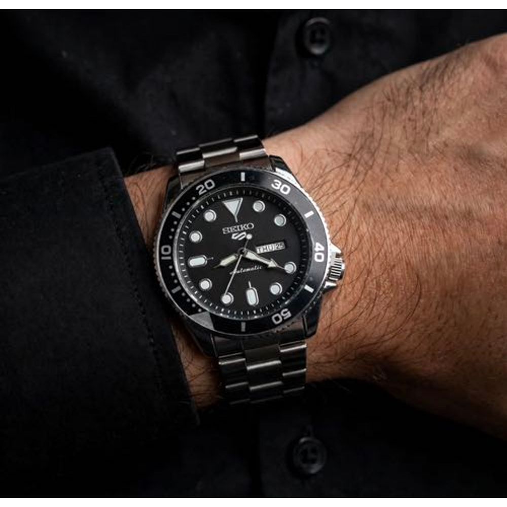 Seiko 5 sports back open