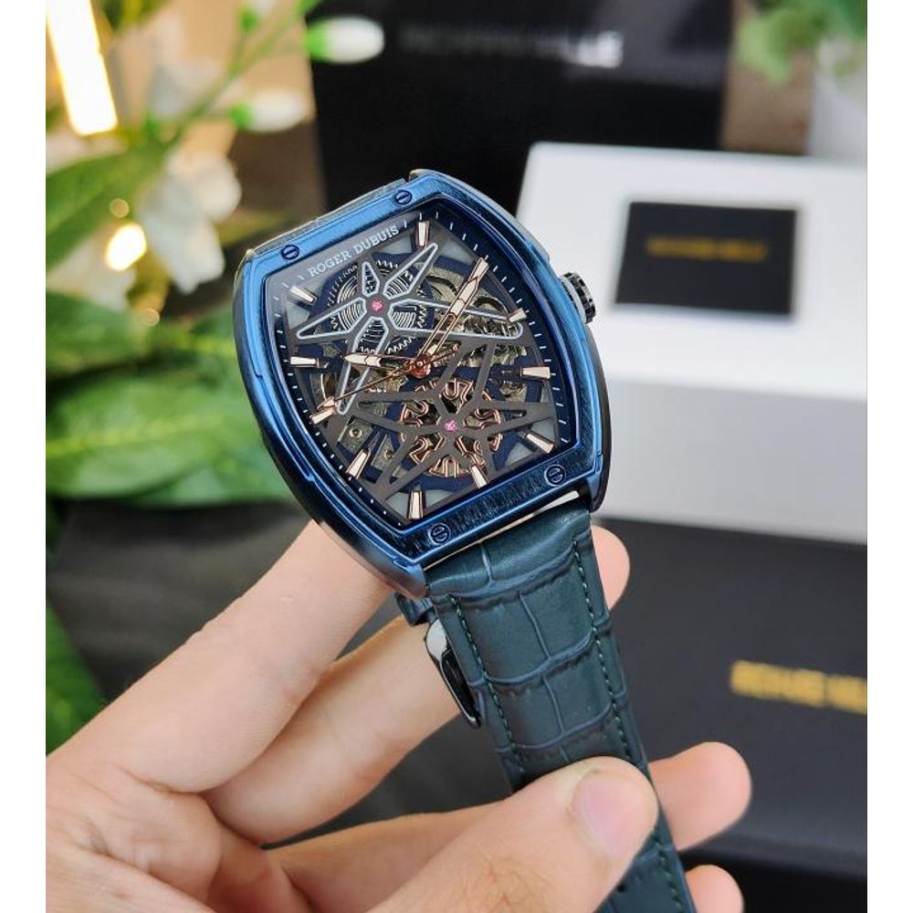 ROGER DUBUI_SWACH M-864