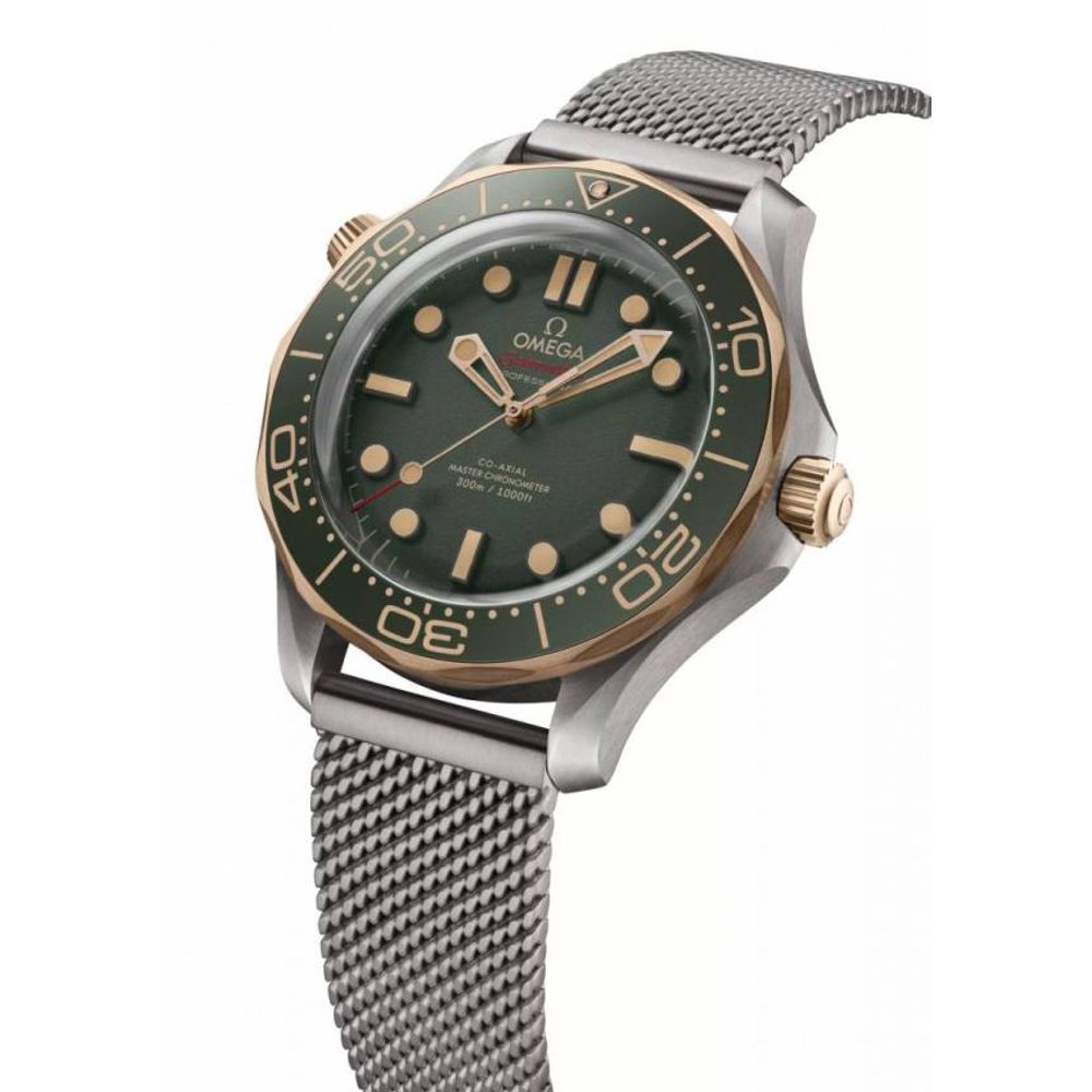 Omegg_a seamaster diver 300M automatic silver green