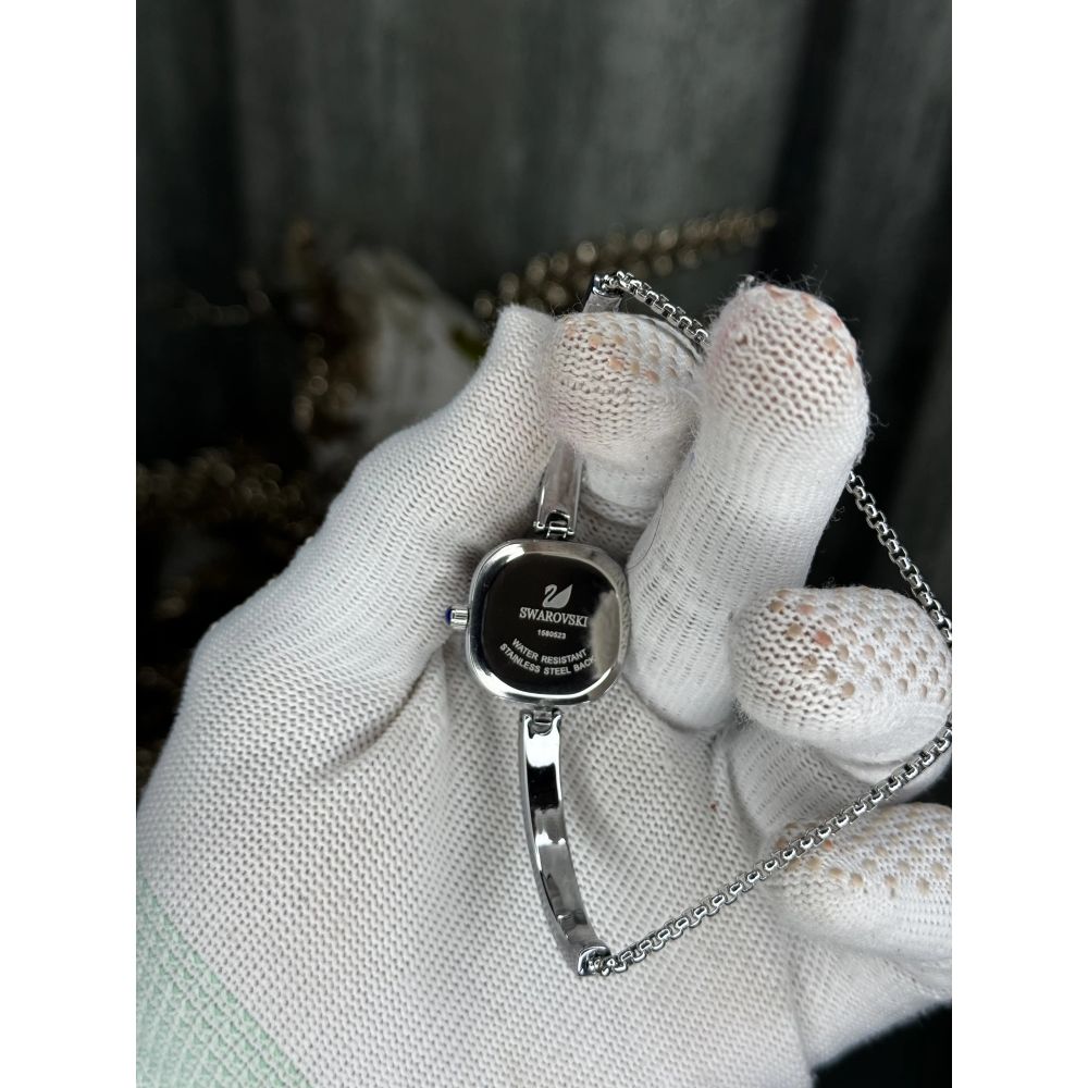Swarovsk i Silver Green Diamond Premium Ladies Watch