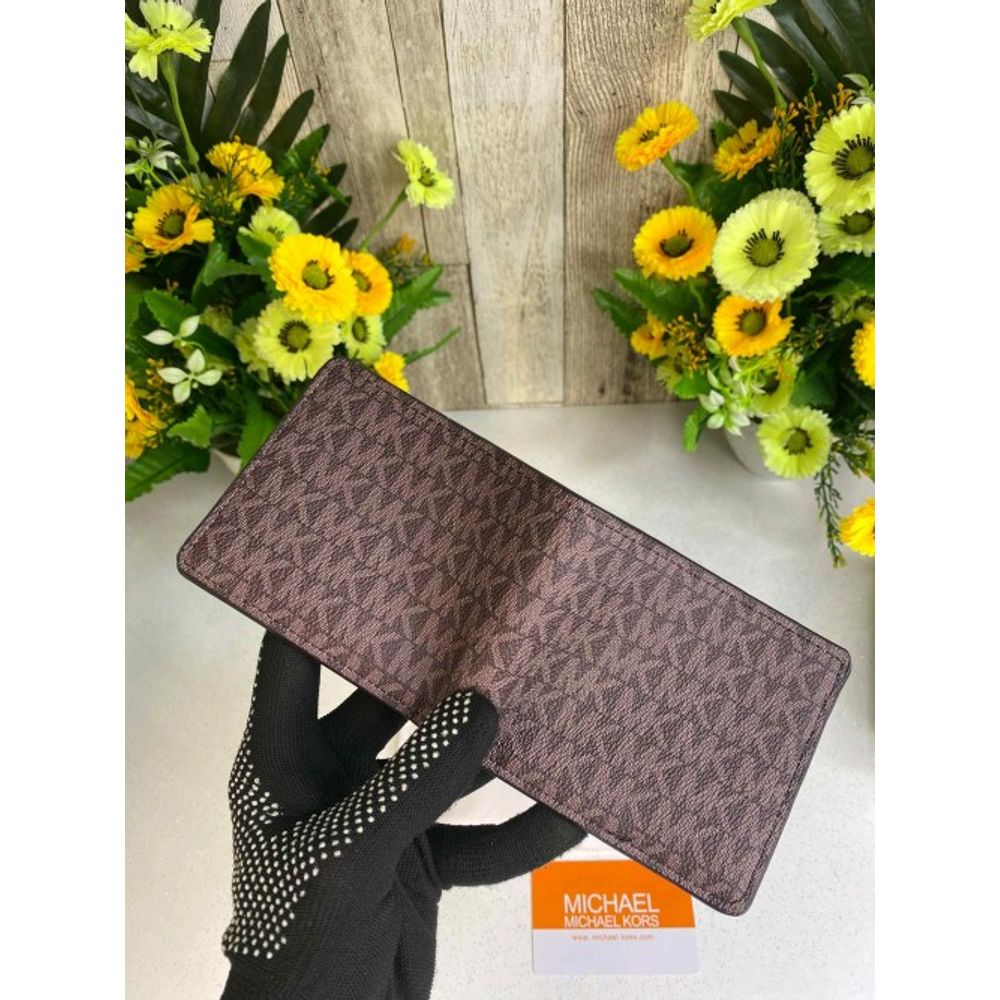 MICHEAL KORS WALLET WID OG BOX & ETC 380