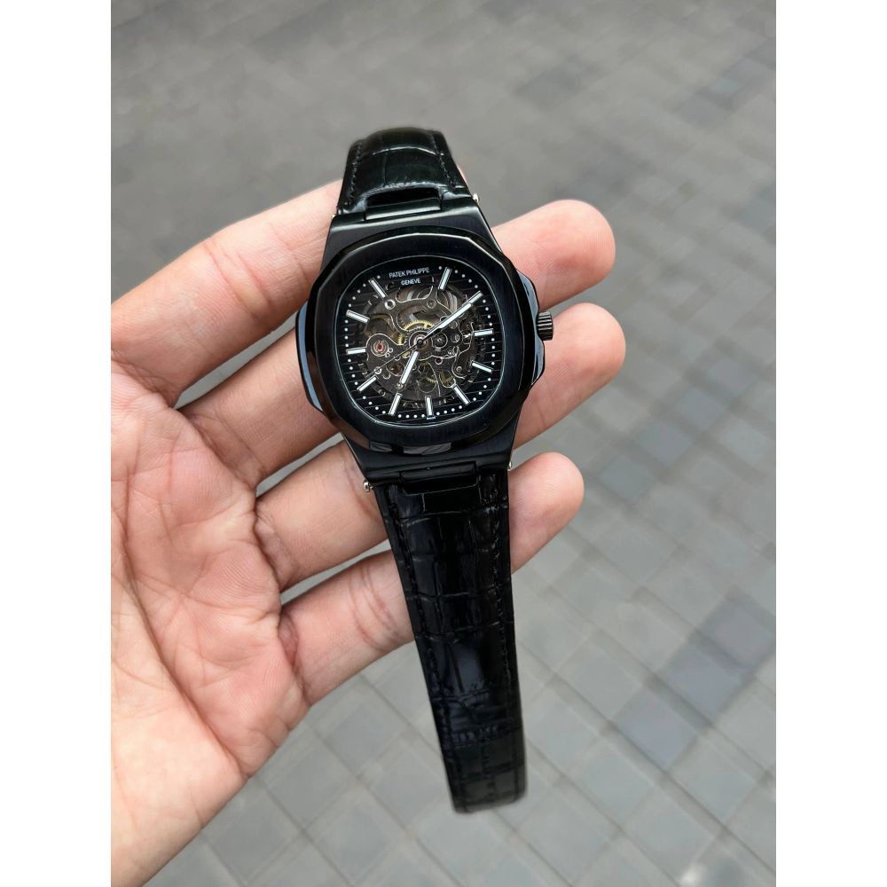 Pate k Phillipe Nautilus Leather Automatic ✓