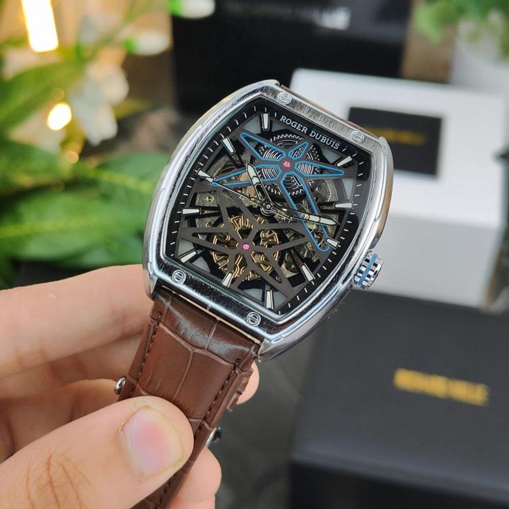 ROGER DUBUISWACH M-853