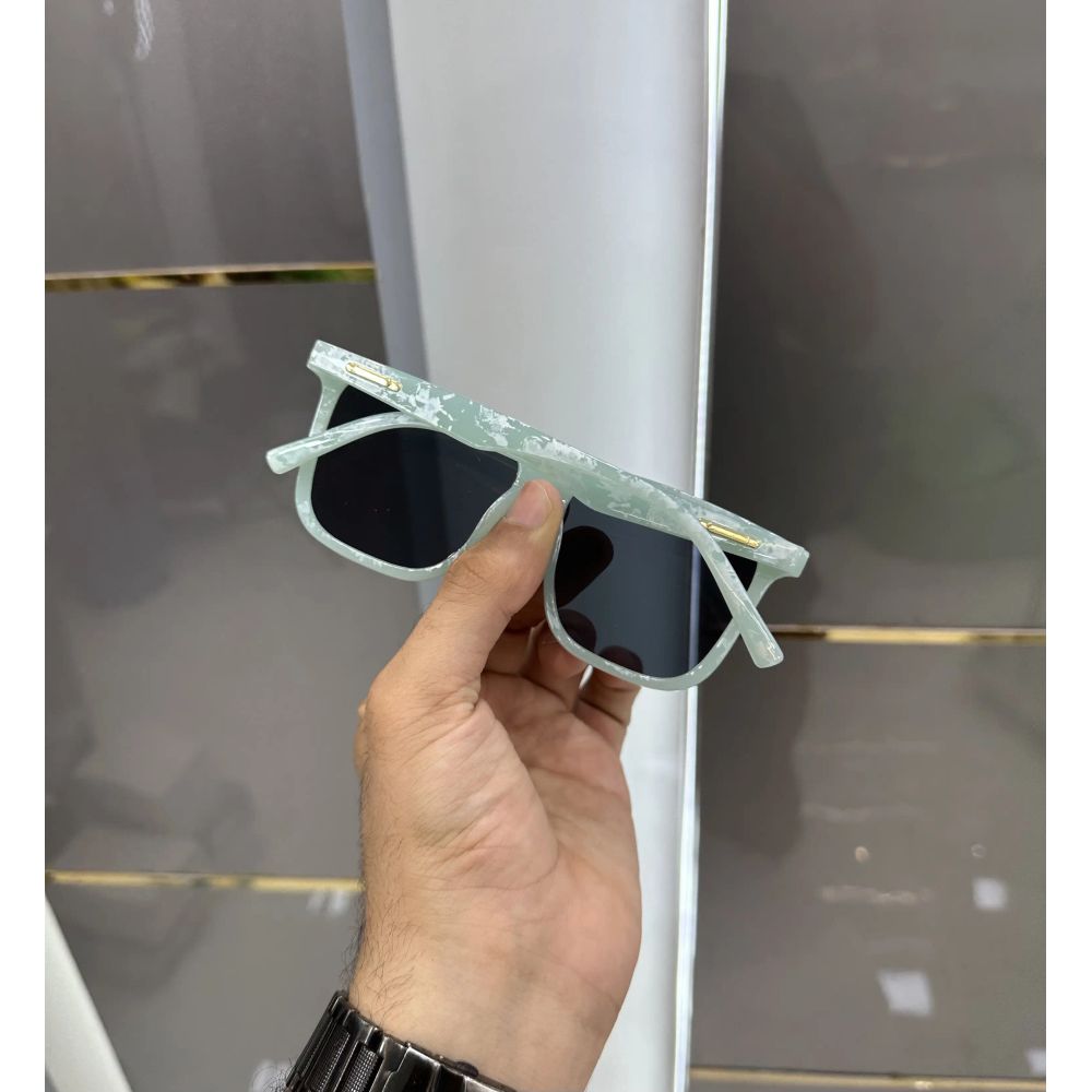 Marc Jacob s Marble Black Premium Shades
