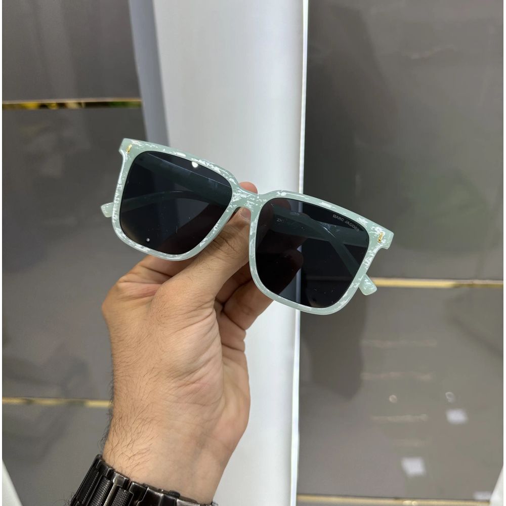 Marc Jacob s Marble Black Premium Shades