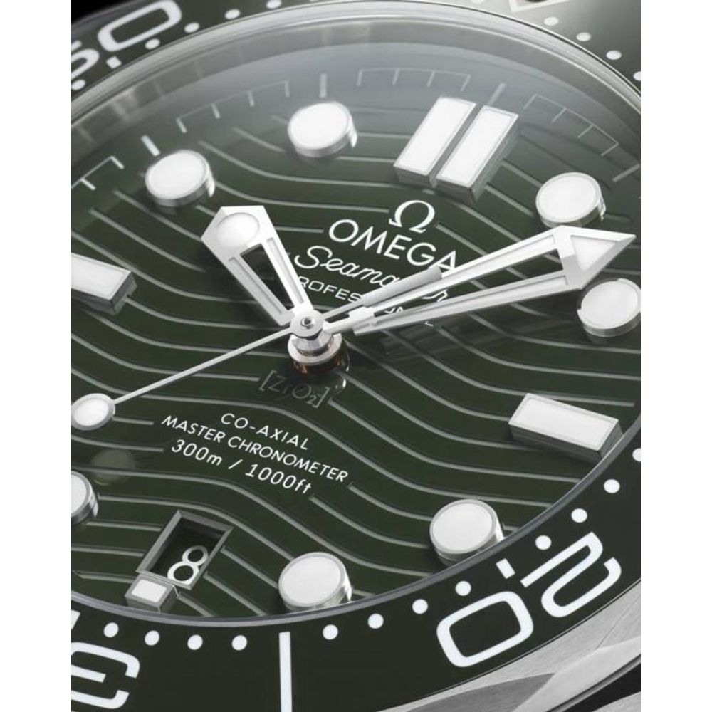 Omegg_a Seamaster Diver 300M Automatic Silver-Green