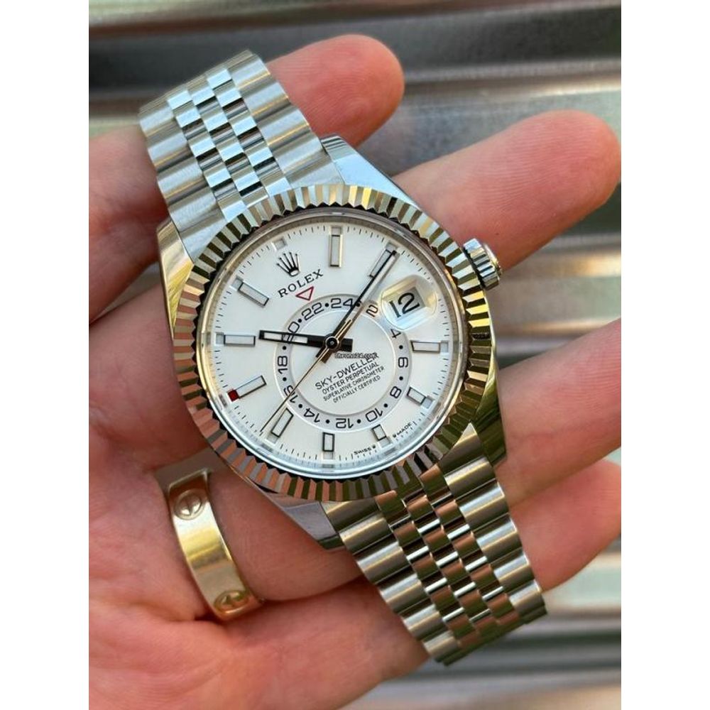 Rollex Oyster Perpetual Sky Dweller - J1820