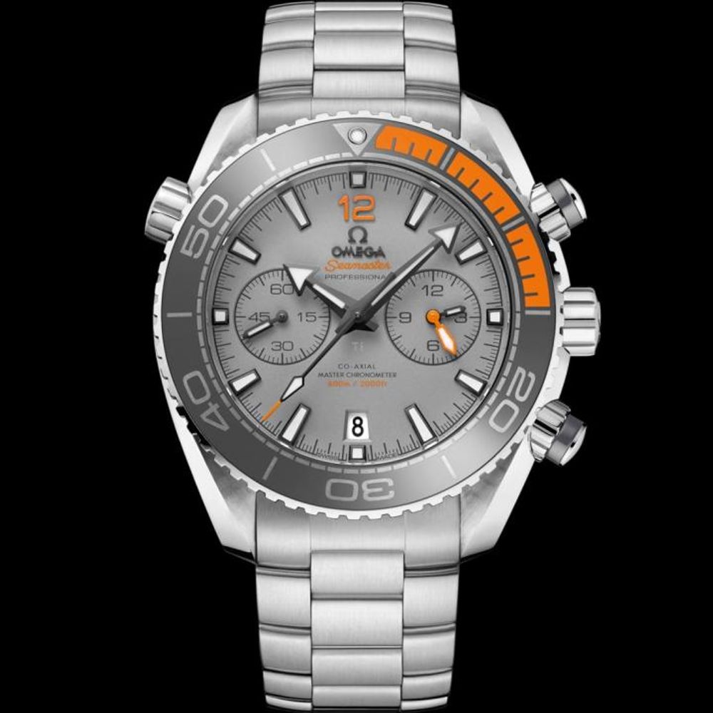 OMEGG_A Seamaster Planet Ocean 600M Co-Axial Chronograph plan silver gray.