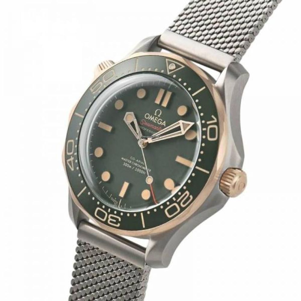 Omegha seamaster diver 300M automatic silver green