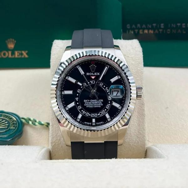Rolee_x Oyster perpetual Sky Dweller