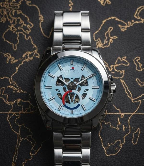 Tommy Hilfigar automatic skeleton