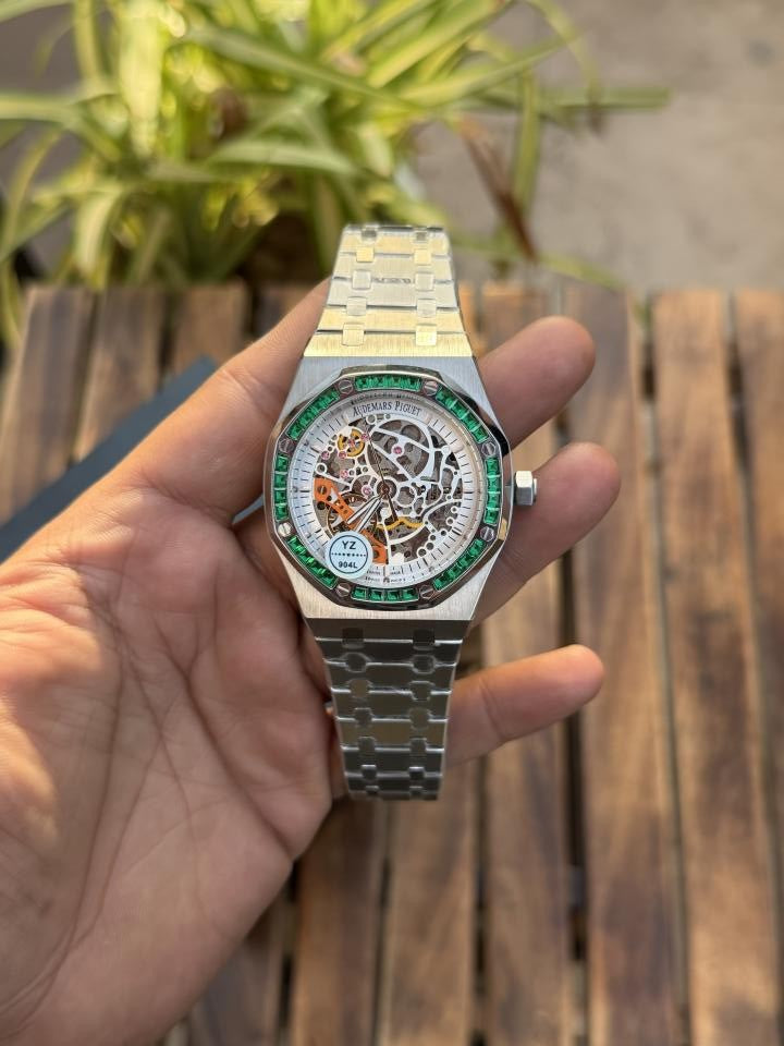Audemars Pigue t  Royal Oak Skeleton Diamond bazel