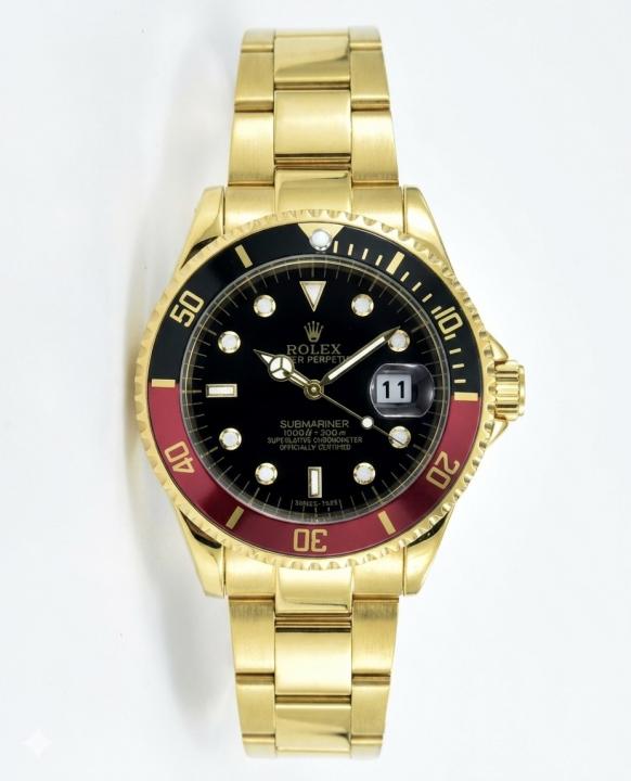 Rolex_Mens_Oyster_Submariner_Gold_Black