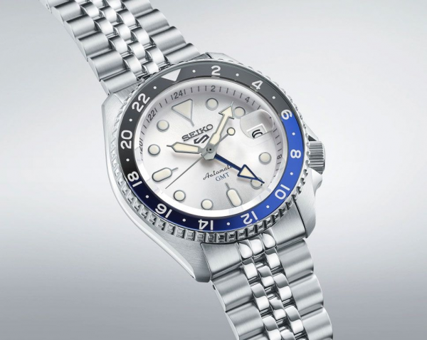 Seiko 5 Sports GMT Silver