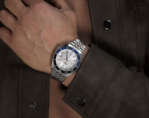 Seiko 5 Sports GMT Silver