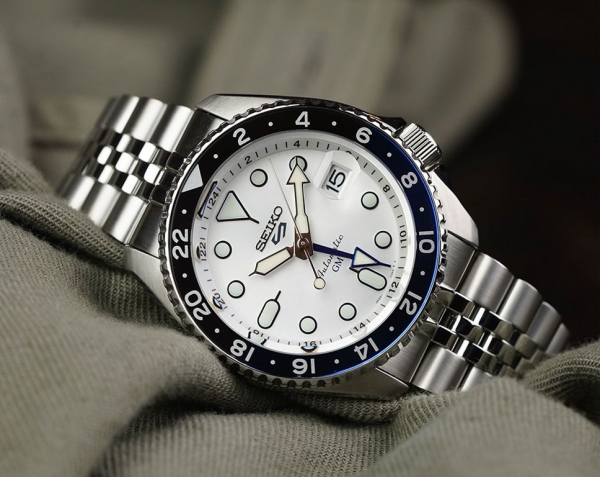 Seiko 5 Sports GMT Silver