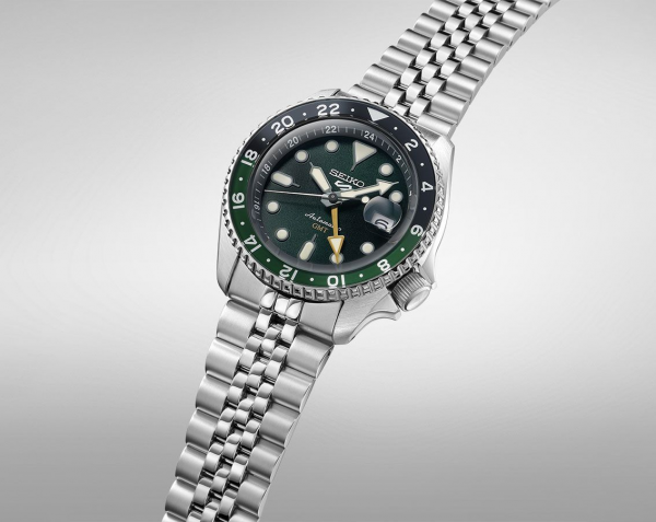 Seiko 5 Sports GMT Green