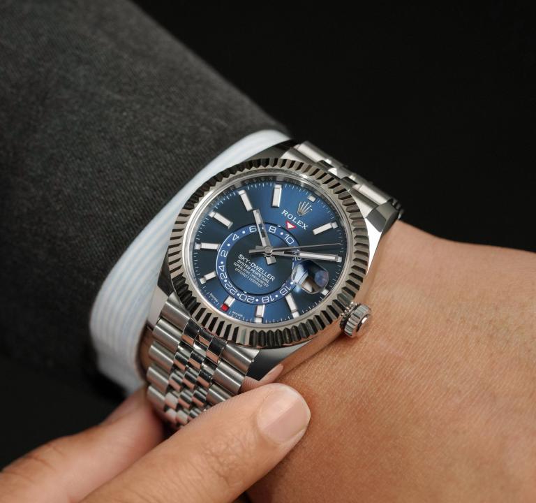 Roleex Mens Sky Dweller Silver Blue Dial