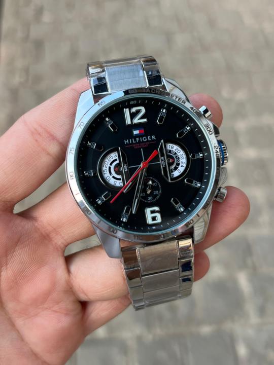Tomm_y Hilfiger decked