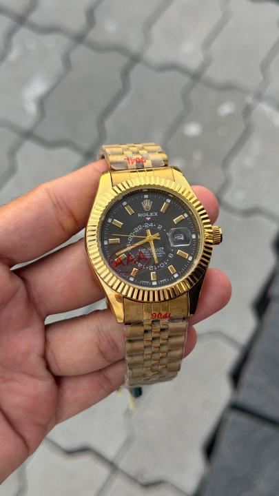 Role_x sky dweller  shift movement gold black