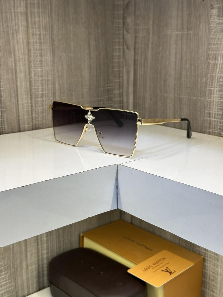 Louiis Vuitton Cyclone 621