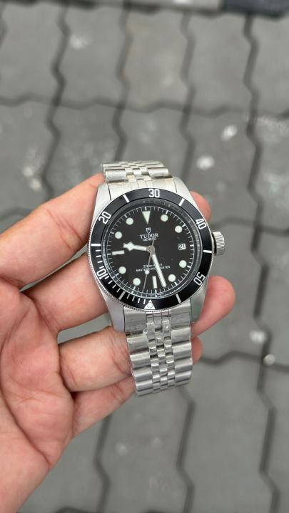 Tudoo_r black bay fifty-Eight automatic movement premium stainless steel