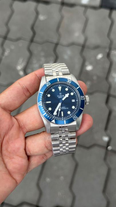 Tudoo_r black bay fifty-Eight automatic movement premium stainless steel