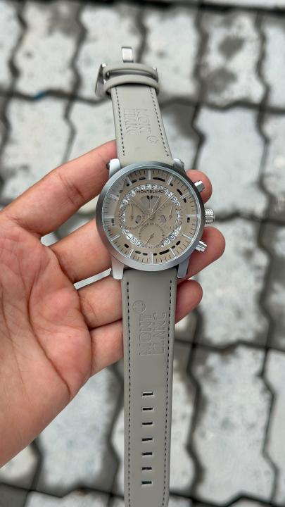 Monn_t Blanc    This appears to be a Montblanc M1122  quarz movement chronograph all working premium leather