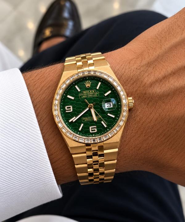 Roleex Oyster Perpetual Land Dweller Diamond Gold Green