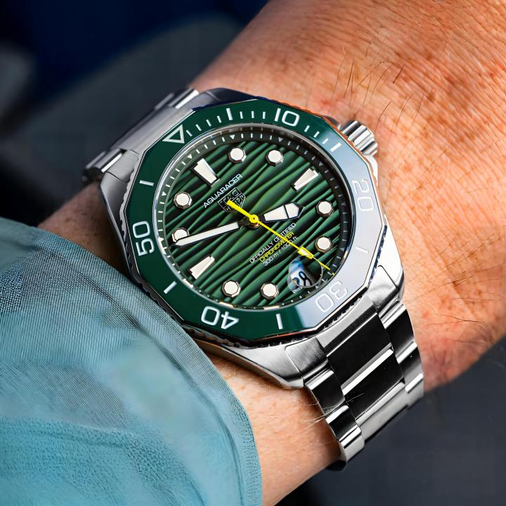 Tag_g Aquaracer Professional 200 Date Automatic Taitanum mate zik zake line