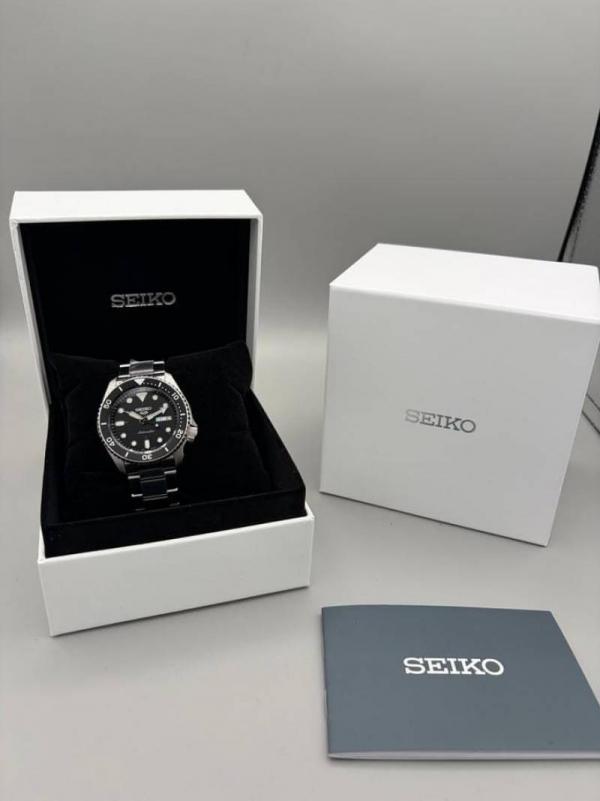 Seiko 5 Sports Automatic silver Black