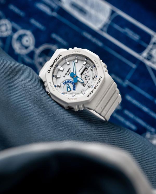 Casio G- Shock GA-2100HDS-7A white