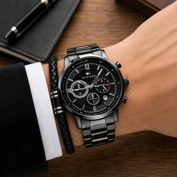Tommy Evan full black