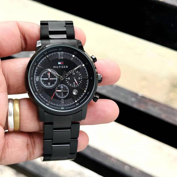 Tommy Evan full black