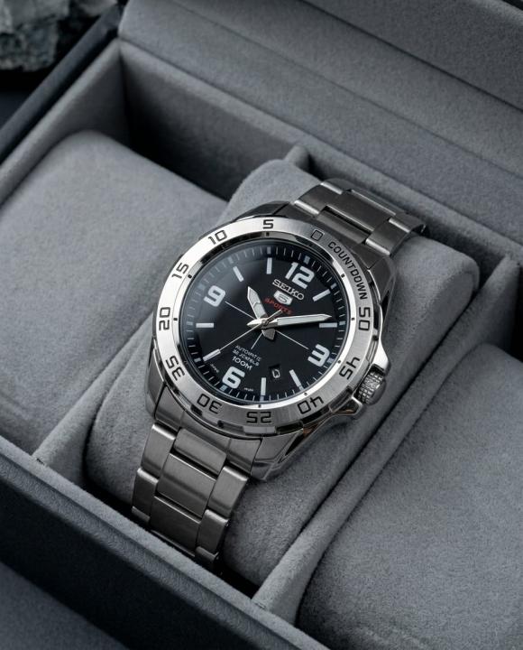 Seiko 5 Sports SRPB79J1