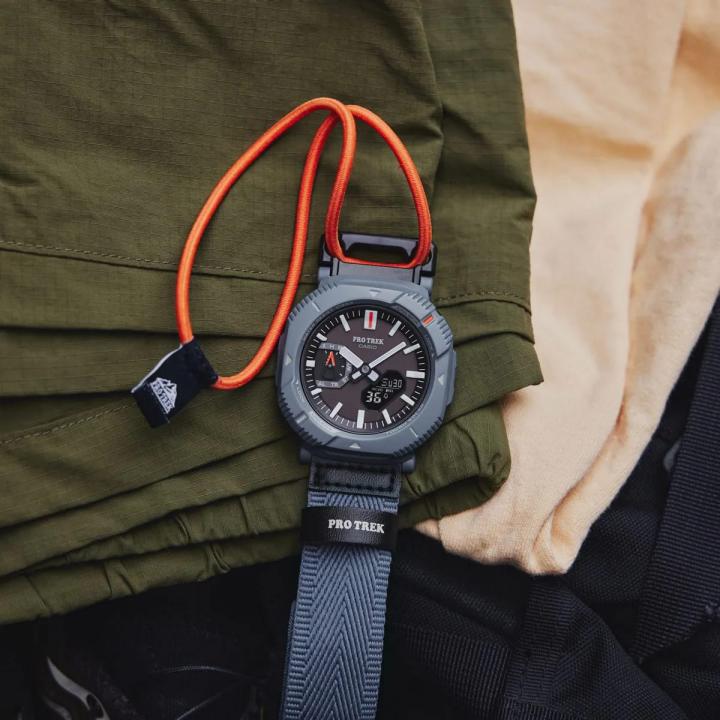 Casio Pro Trek PRJ-B001B-2 full blue